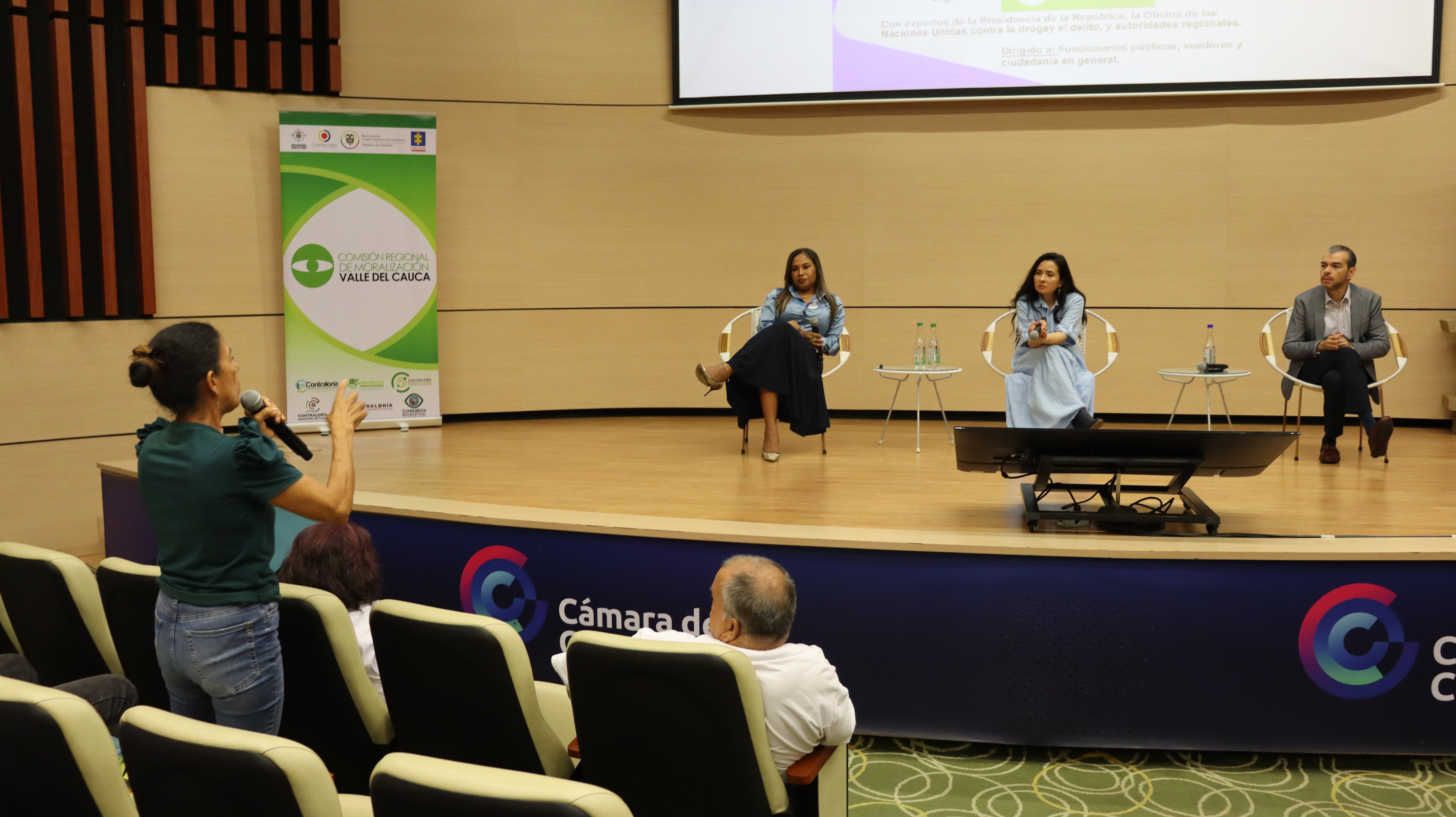 Foto 9 Panel Comisión regional de moralización 